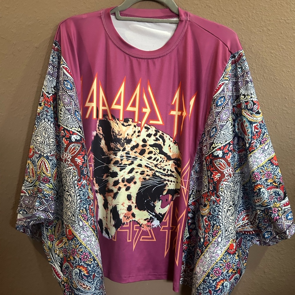 Graphic Leopard Print Long Sleeve Shirt